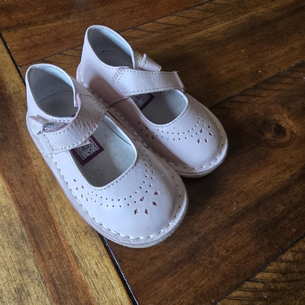 L'Amour Scalloped Mary Jane Toddler Size 5